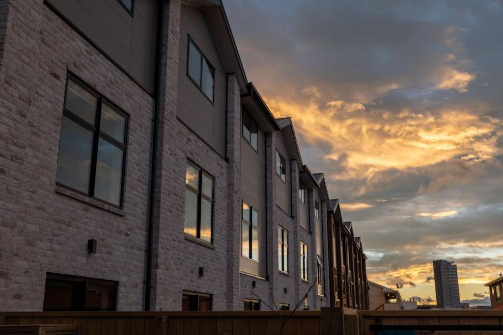 Cloud Nine Elegant Escape Awaits Appartement Christchurch Buitenkant foto